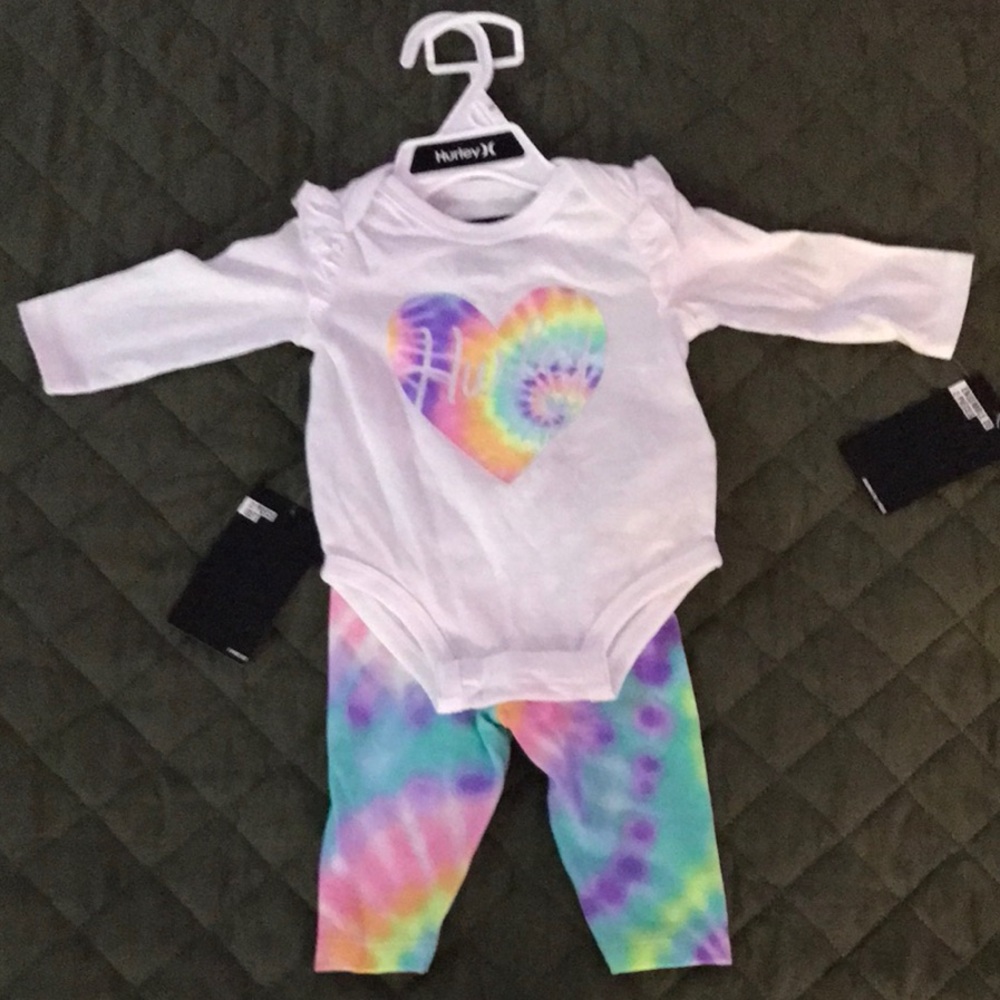 Hurley White Tie-Dye Heart Baby Matching Set